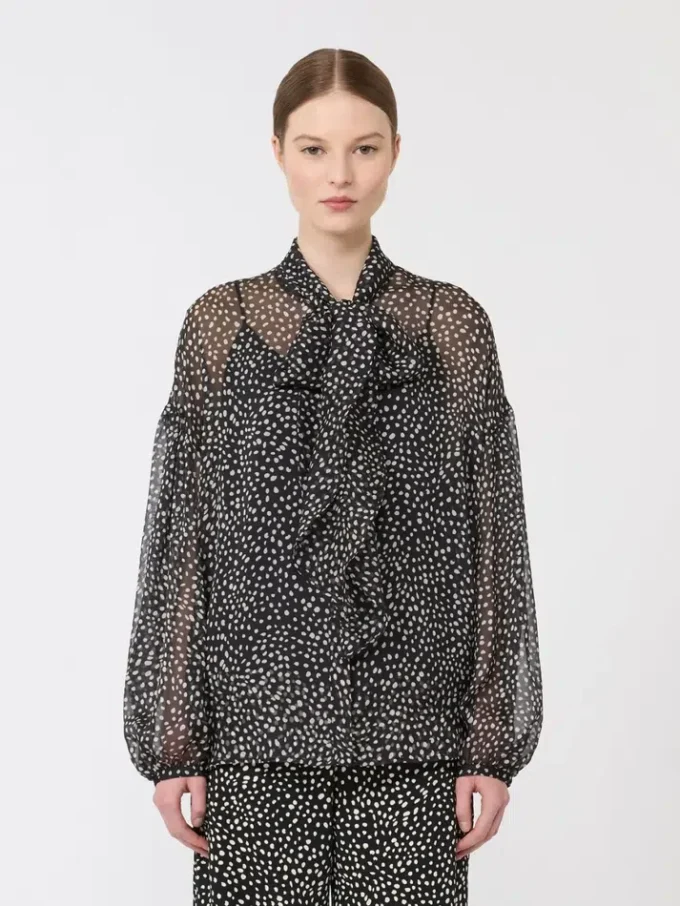Blouse in printed chiffon, black Blouse in printed chiffon, black