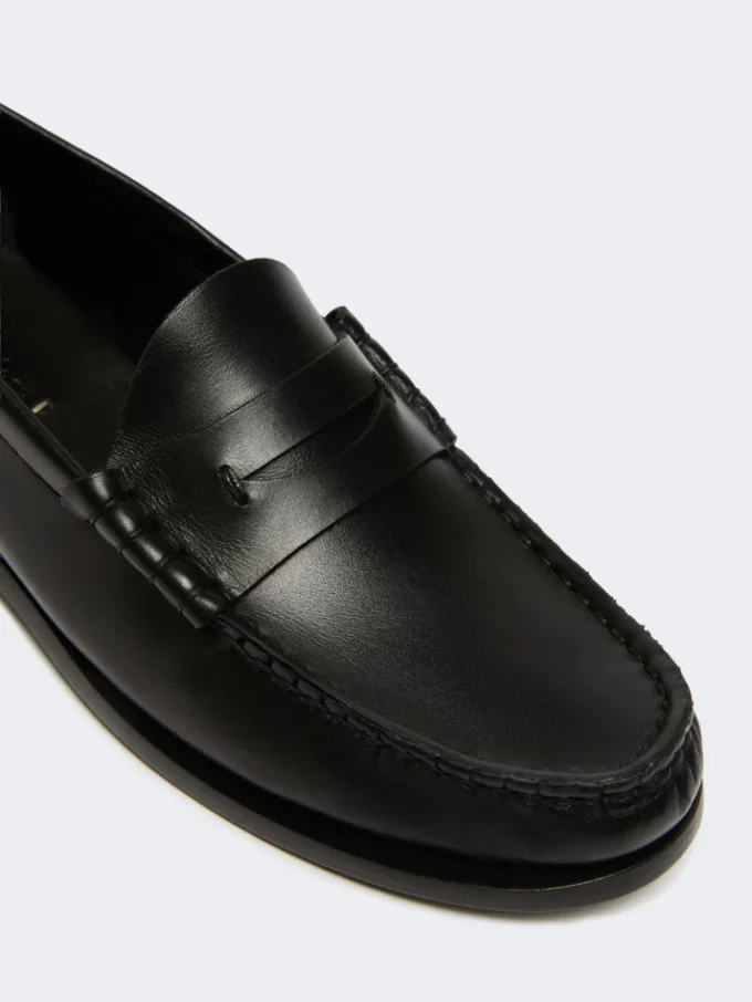 Classic leather moccasins, black