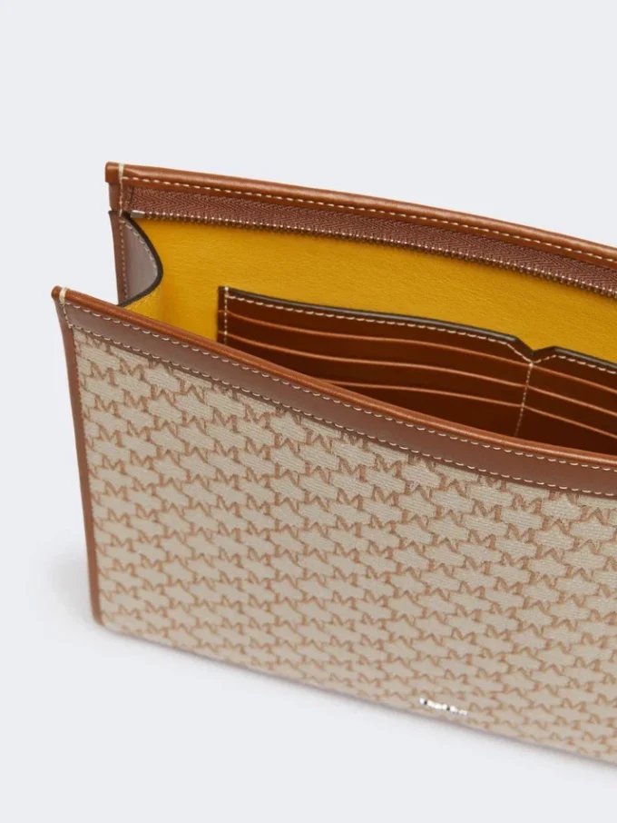 Cotton jacquard medium pouch, hazelnut brown Cotton jacquard medium pouch, hazelnut brown