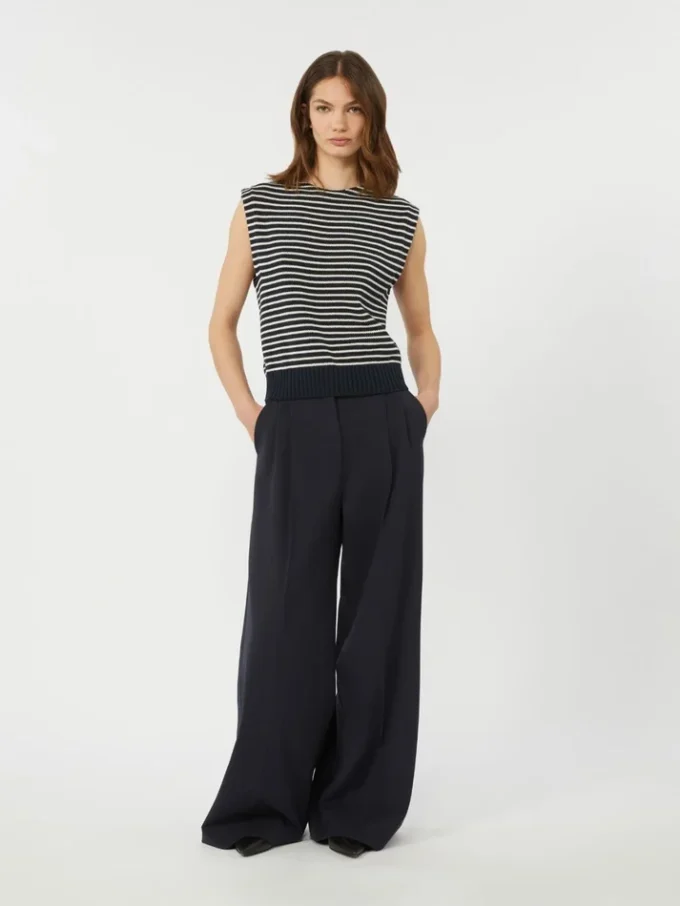 Cotton yarn gilet, navy