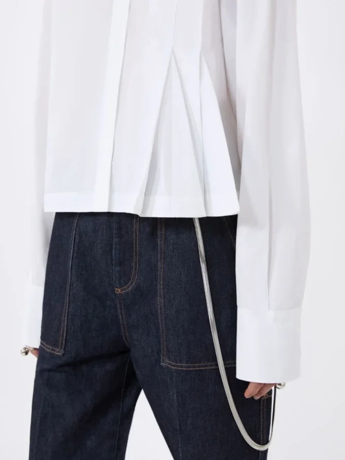 Cropped poplin shirt with asymmetrical pleats, optical white