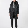 Down jacket in iridescent water-repellent fabric, black