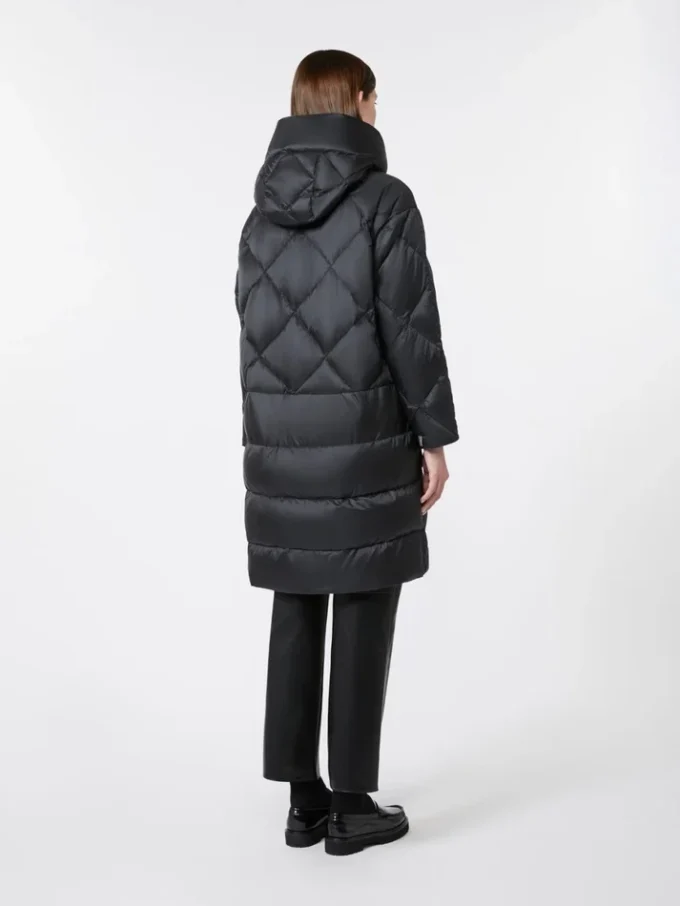 Down jacket in iridescent water-repellent fabric, black