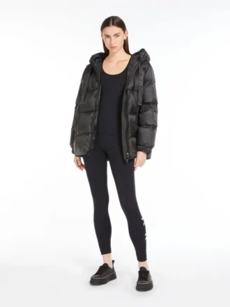 Down jacket in water-repellent canvas, black