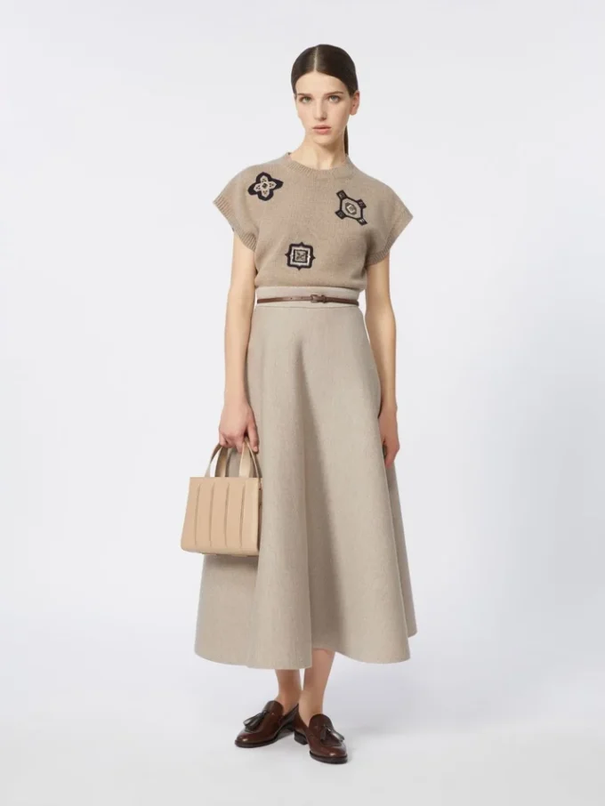 Full, tech wool skirt, sand