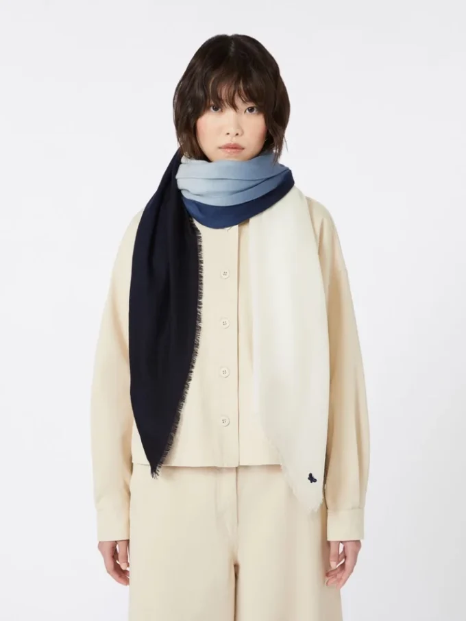 Gradient wool shawl, midnightblue Gradient wool shawl, midnightblue