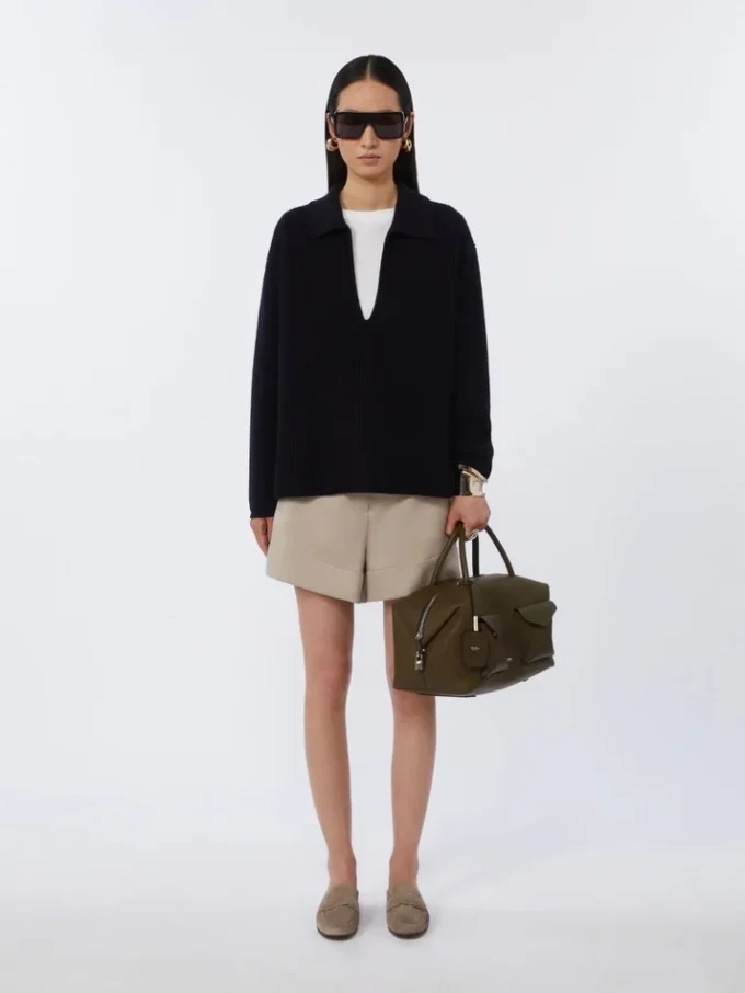 Large leather boston bag with pockets, dark brown