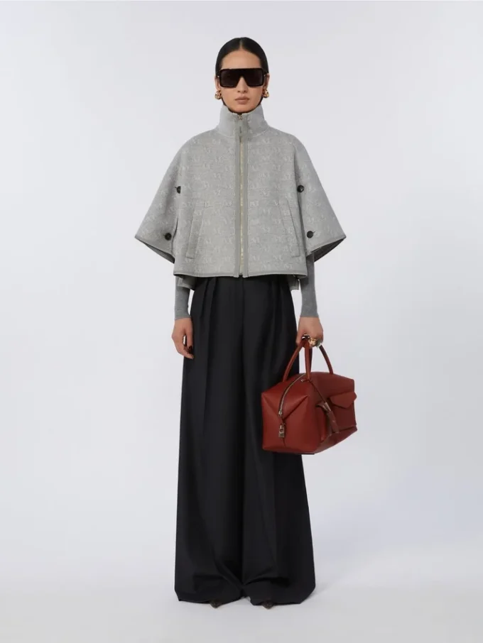 Large leather boston bag with pockets, rust