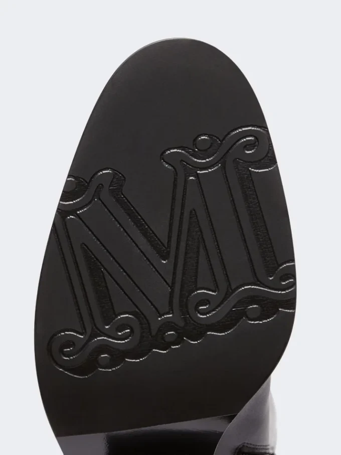 Leather boots, black