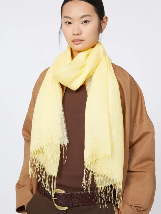 Linen stole with fringes, yellow
