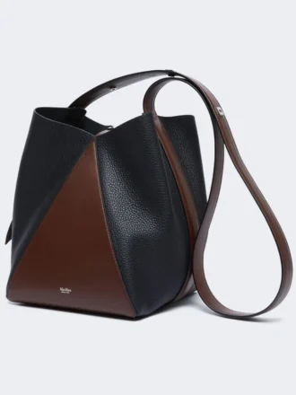 Medium bucket bag, hazelnut brown