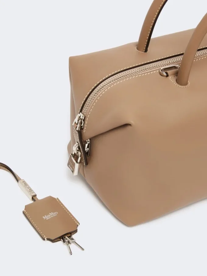 Medium natural leather bowler bag, mud