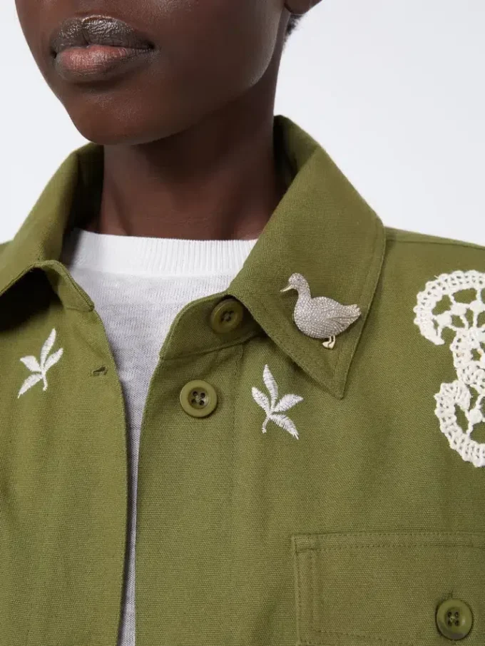 Metal brooch with rhinestones, optical white Metal brooch with rhinestones, optical white