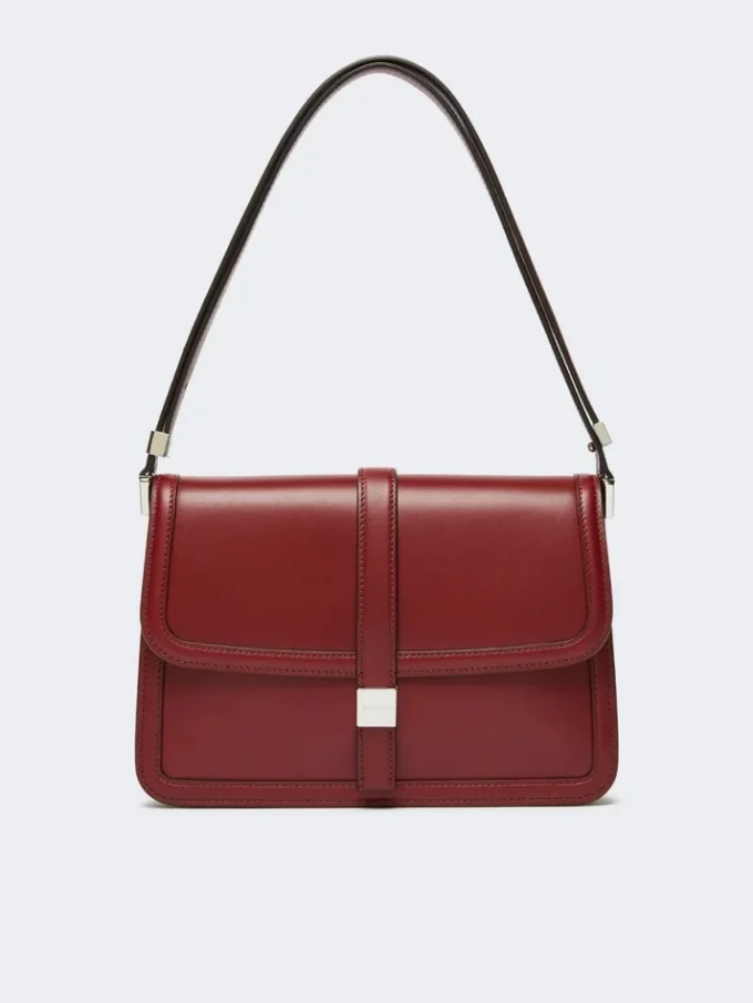 Natural leather handbag, bordeaux
