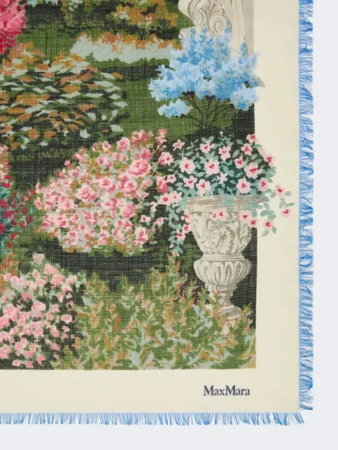 Oversized scarf in printed silk and wool, ivory