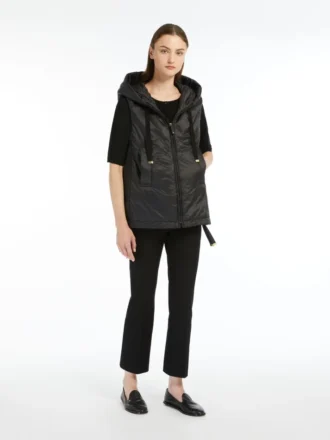 Padded water-repellent hooded gilet, black