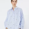 Poplin shirt with embroidery, light blue