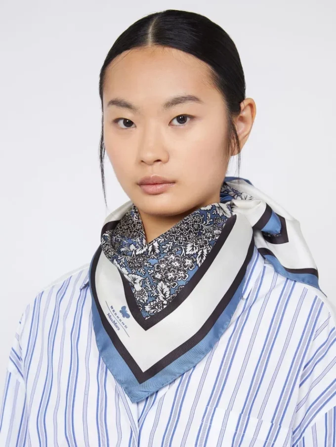Printed silk foulard, china blue