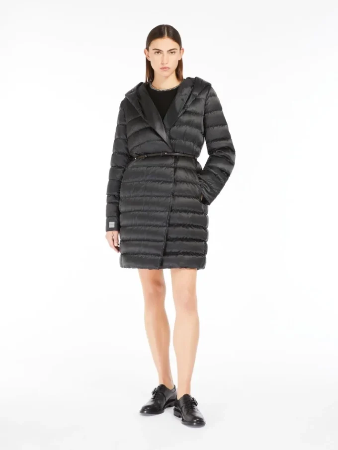 Reversible down jacket in water-repellent satin, black