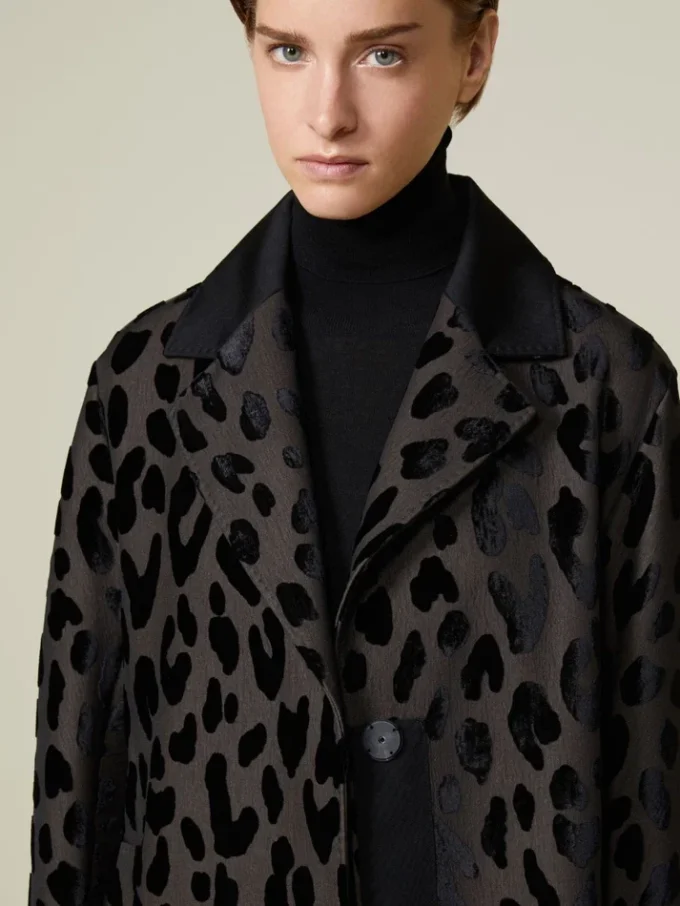 Single-breasted spotted velvet coat, black