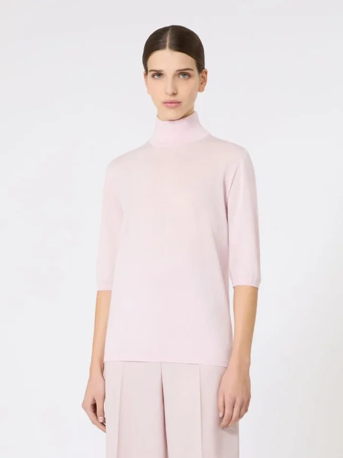 Stockinette-stitched wool polo-neck sweater, pink