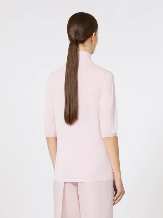 Stockinette-stitched wool polo-neck sweater, pink