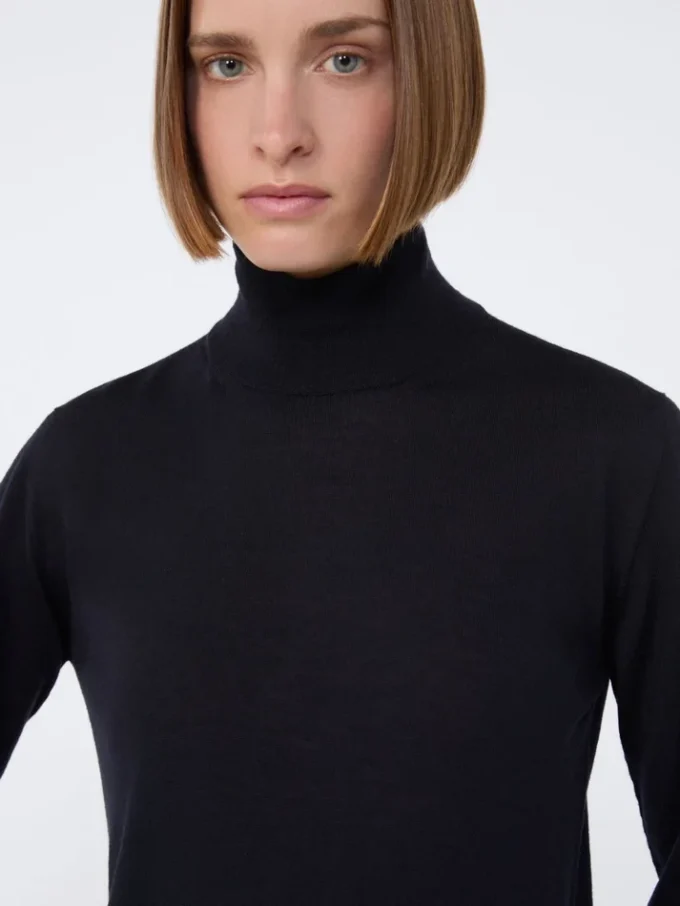 Stockinette-stitched wool polo-neck sweater, ultramarine