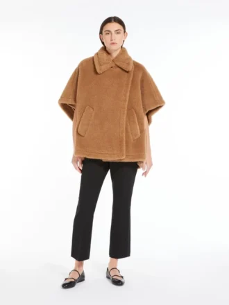 Teddy fabric cape, camel