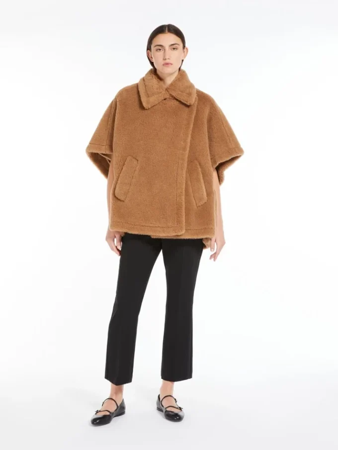 Teddy fabric cape, camel