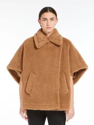 Teddy fabric cape, camel