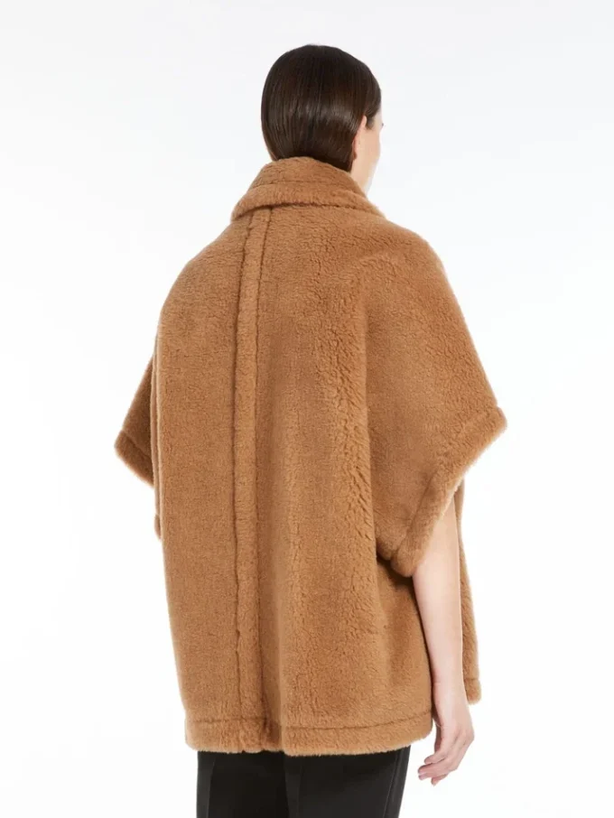 Teddy fabric cape, camel