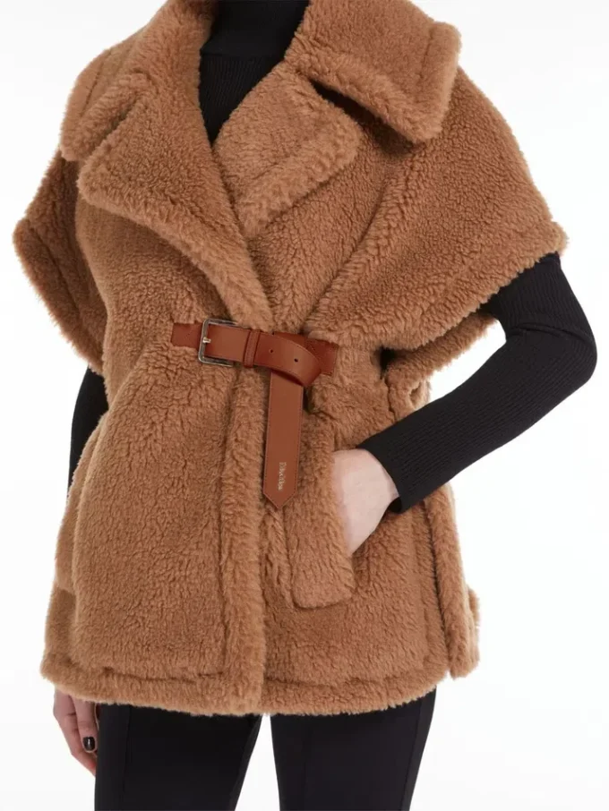 Teddy fabric cape, camel