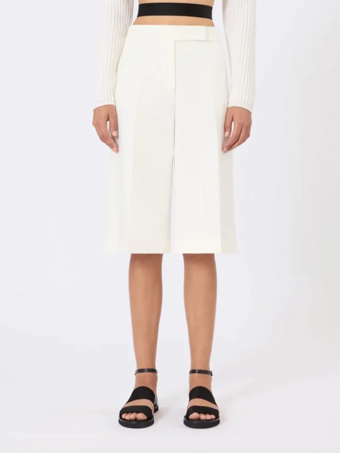 Viscose crepe jersey bermuda shorts, white