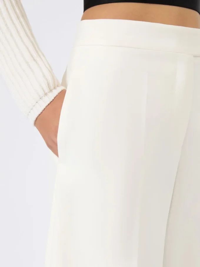 Viscose crepe jersey bermuda shorts, white