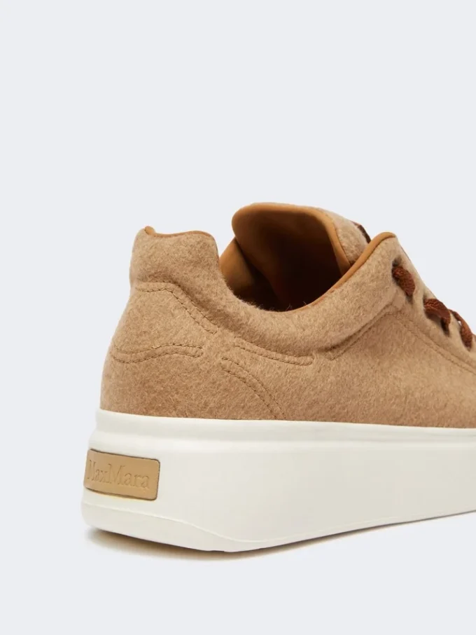 Water-repellent camel sneakers, camel