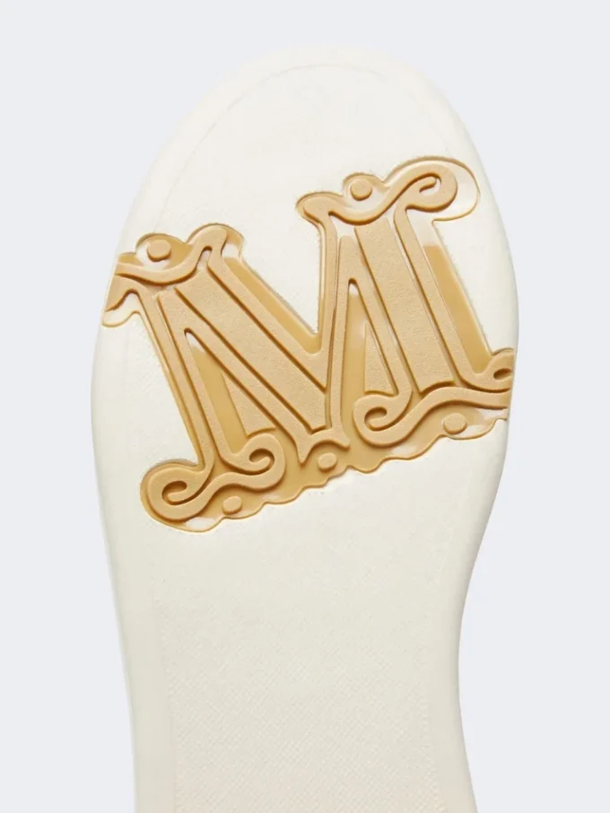 Water-repellent camel sneakers, camel