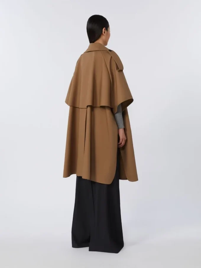 Water-repellent gabardine cloak, colonial
