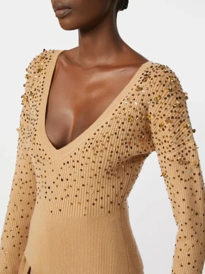 Wool and cashmere v-neck sweater, camel