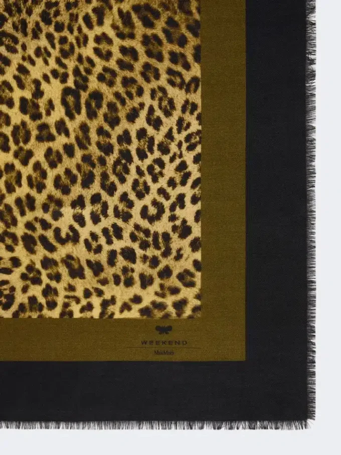 Wool and silk stole, black