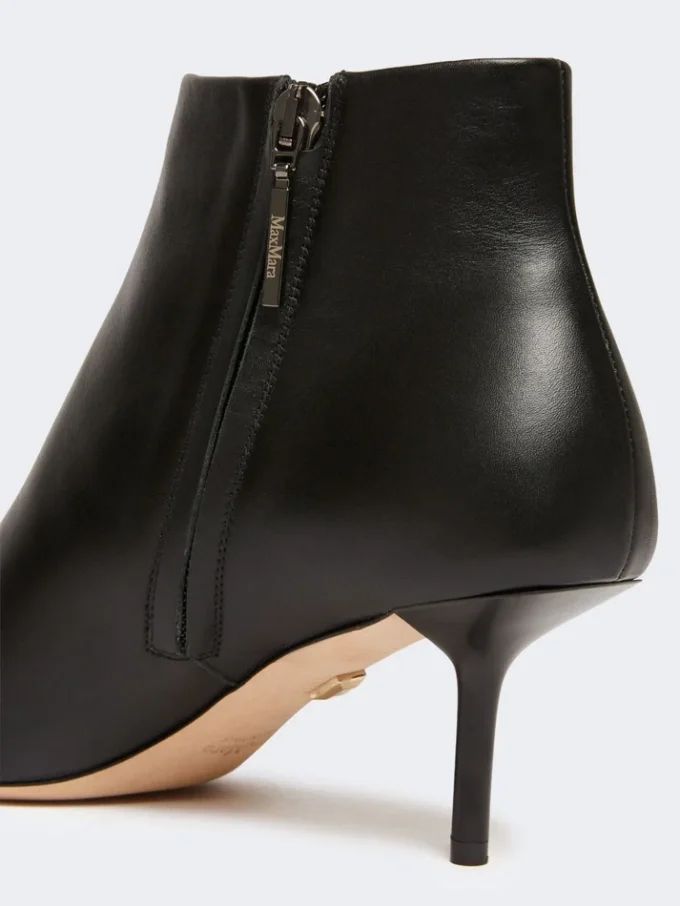 Zip-up leather ankle boots, black Zip-up leather ankle boots, black